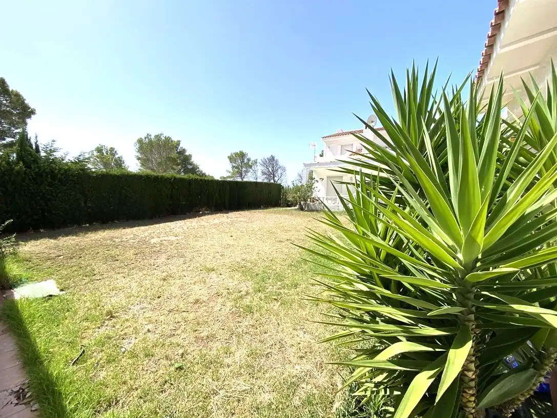 Garten von Einfamilien-Reihenhaus zum Verkauf in Mont-roig del Camp mit Klimaanlage, Heizung und Privatgarten
