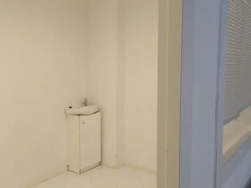 Business premises to rent in Desclapers 10, imagen 4