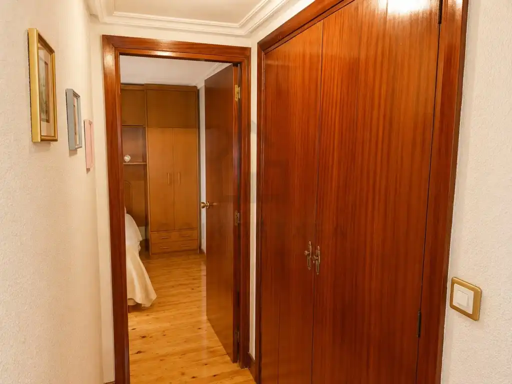 Bedroom of Flat for sale in Irun 
