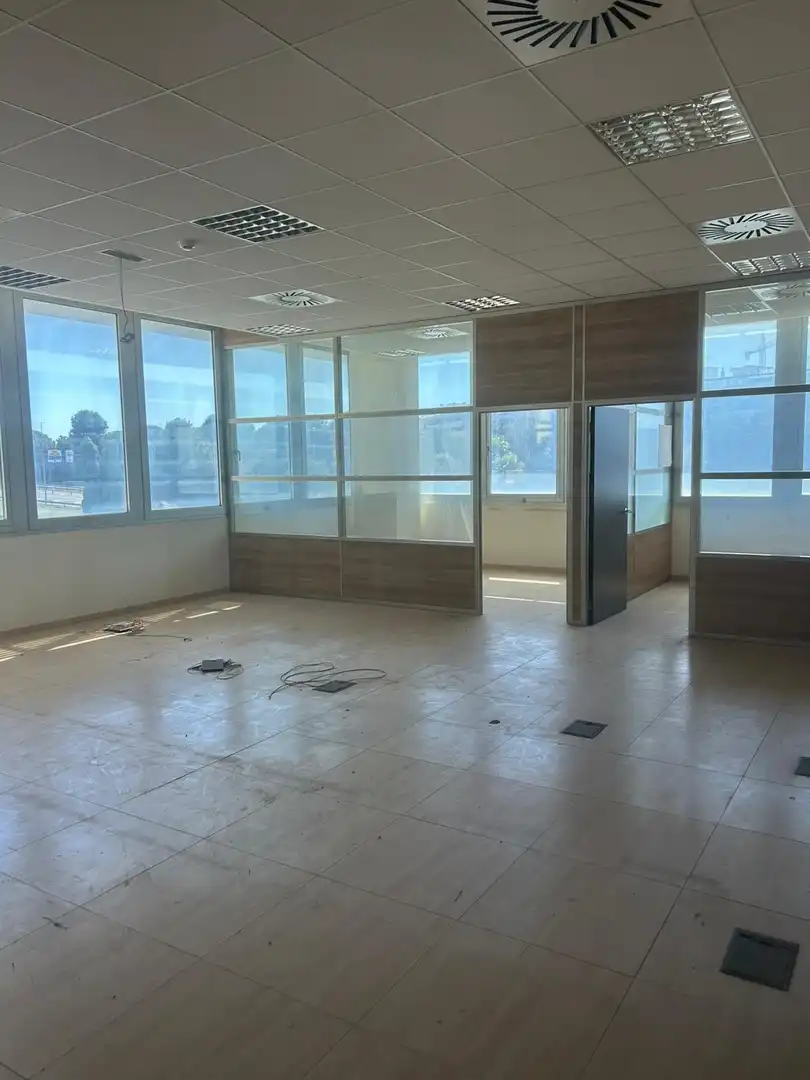 Oficina de lloguer a Fuente del Jarro, imagen 2