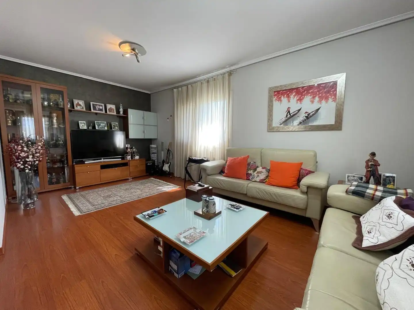 Sala d'estar de Casa o xalet en venda en Camponaraya amb Calefacció i Jardí privat