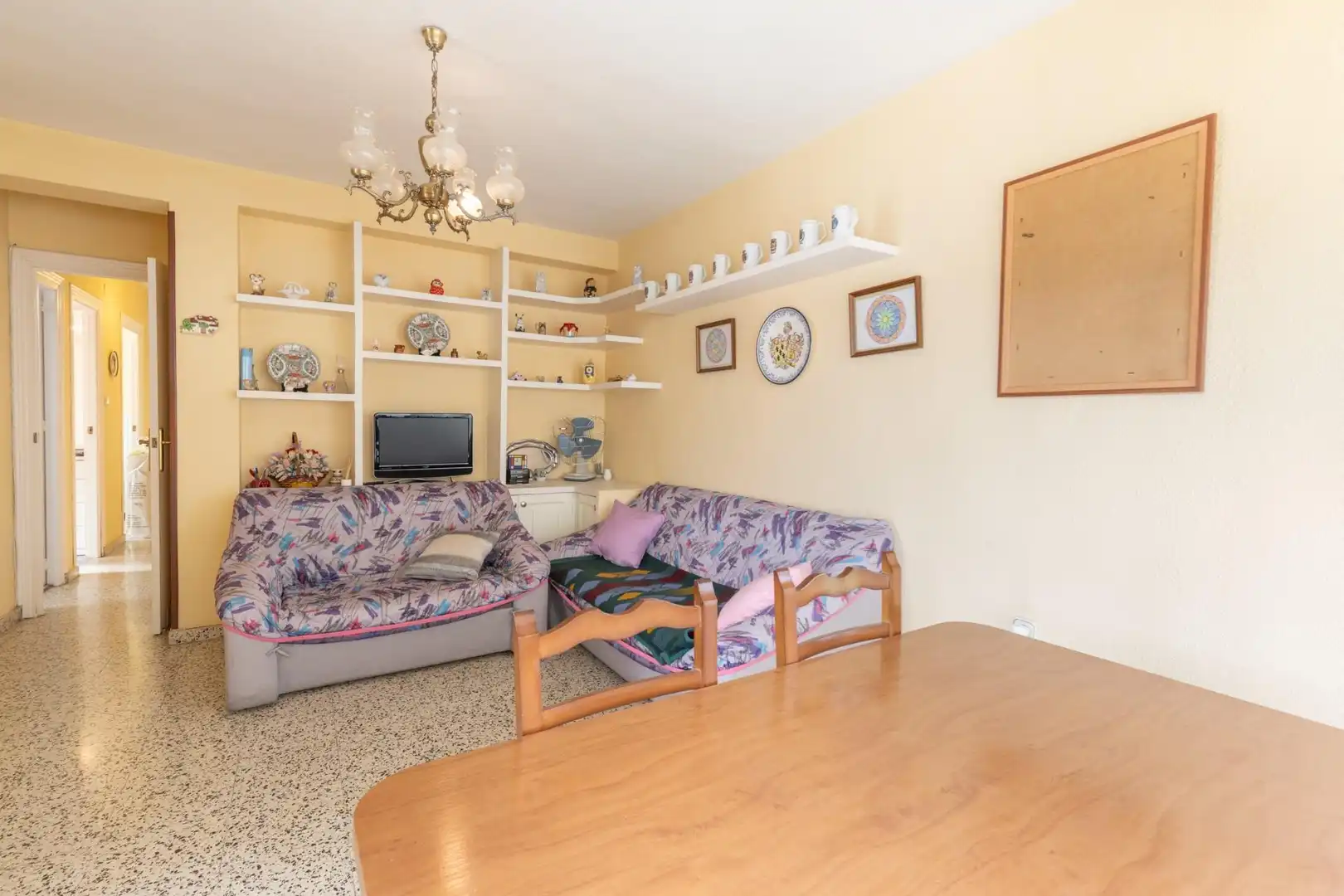 Sala d'estar de Pis en venda en Granada amb Balcó
