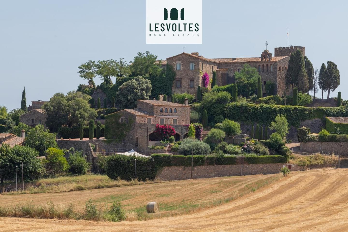 Vista exterior de Casa o xalet en venda en Foixà amb Aire condicionat, Jardí privat i Terrassa