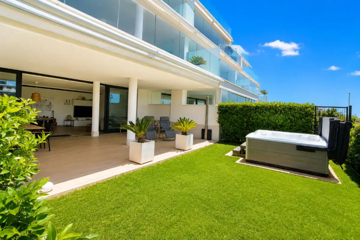 Apartamento con jardín en venta en El Higuerón