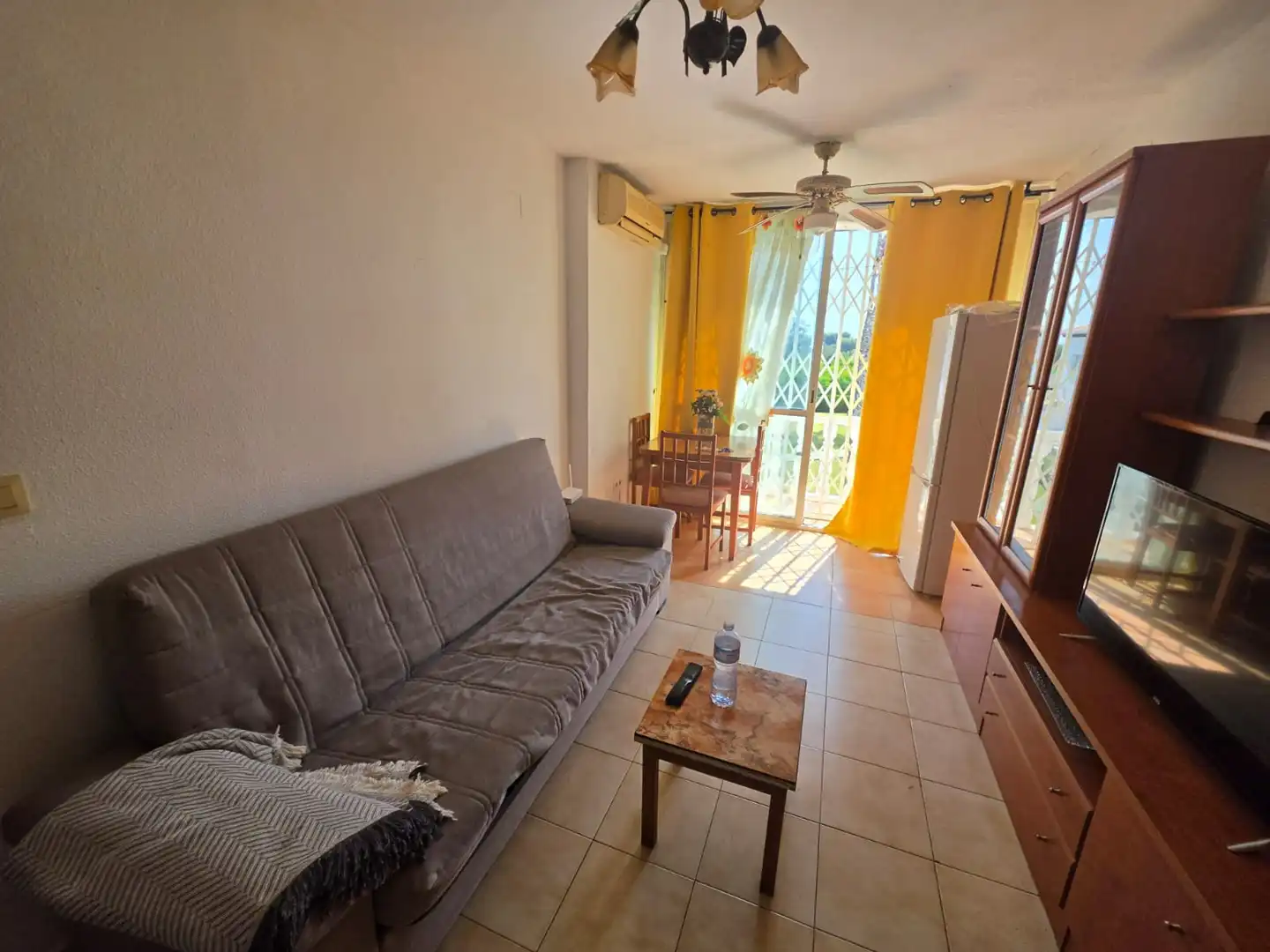 Sala d'estar de Pis en venda en Torrevieja amb Moblat