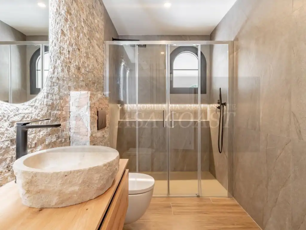 Bany de Casa o xalet en venda en Mijas amb Aire condicionat, Jardí privat i Terrassa