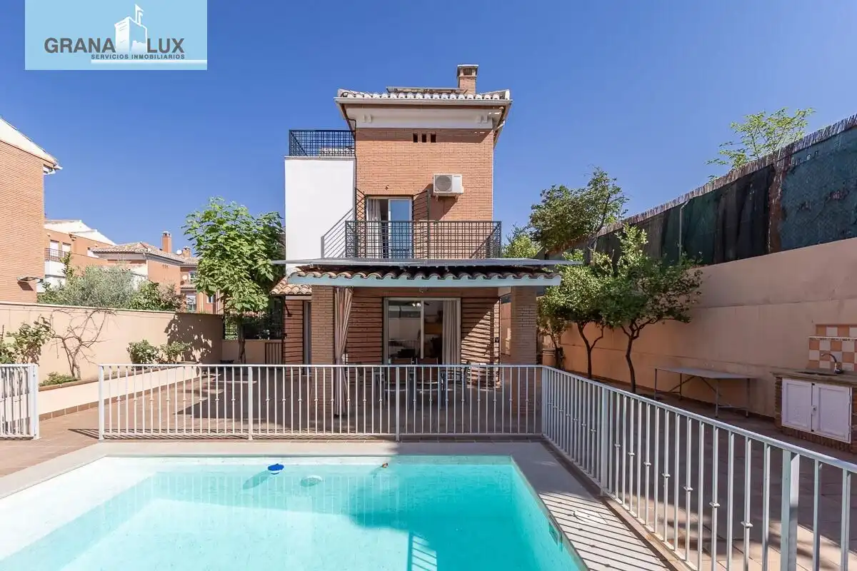 House with terrace for sale in Calle de Lima, imagen 2