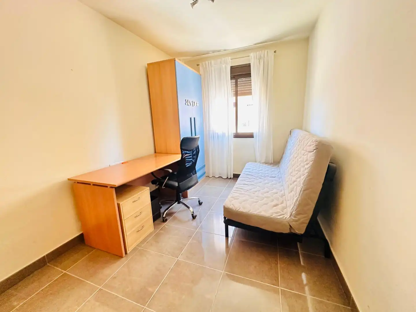 Schlafzimmer von Wohnung zur Miete in Málaga mit Klimaanlage und Balkon