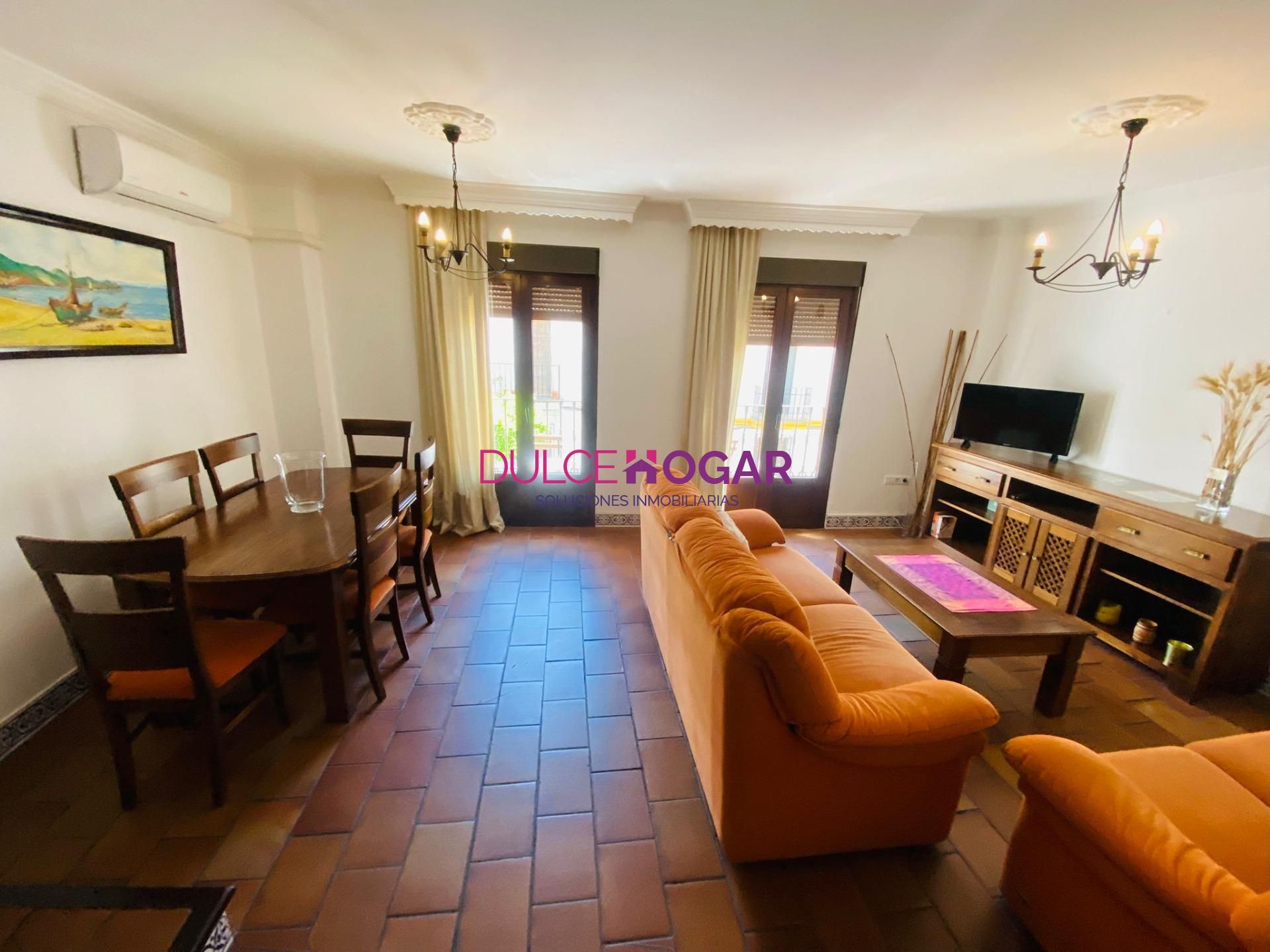 Sala d'estar de Apartament en venda en Ronda amb Aire condicionat, Terrassa i Traster