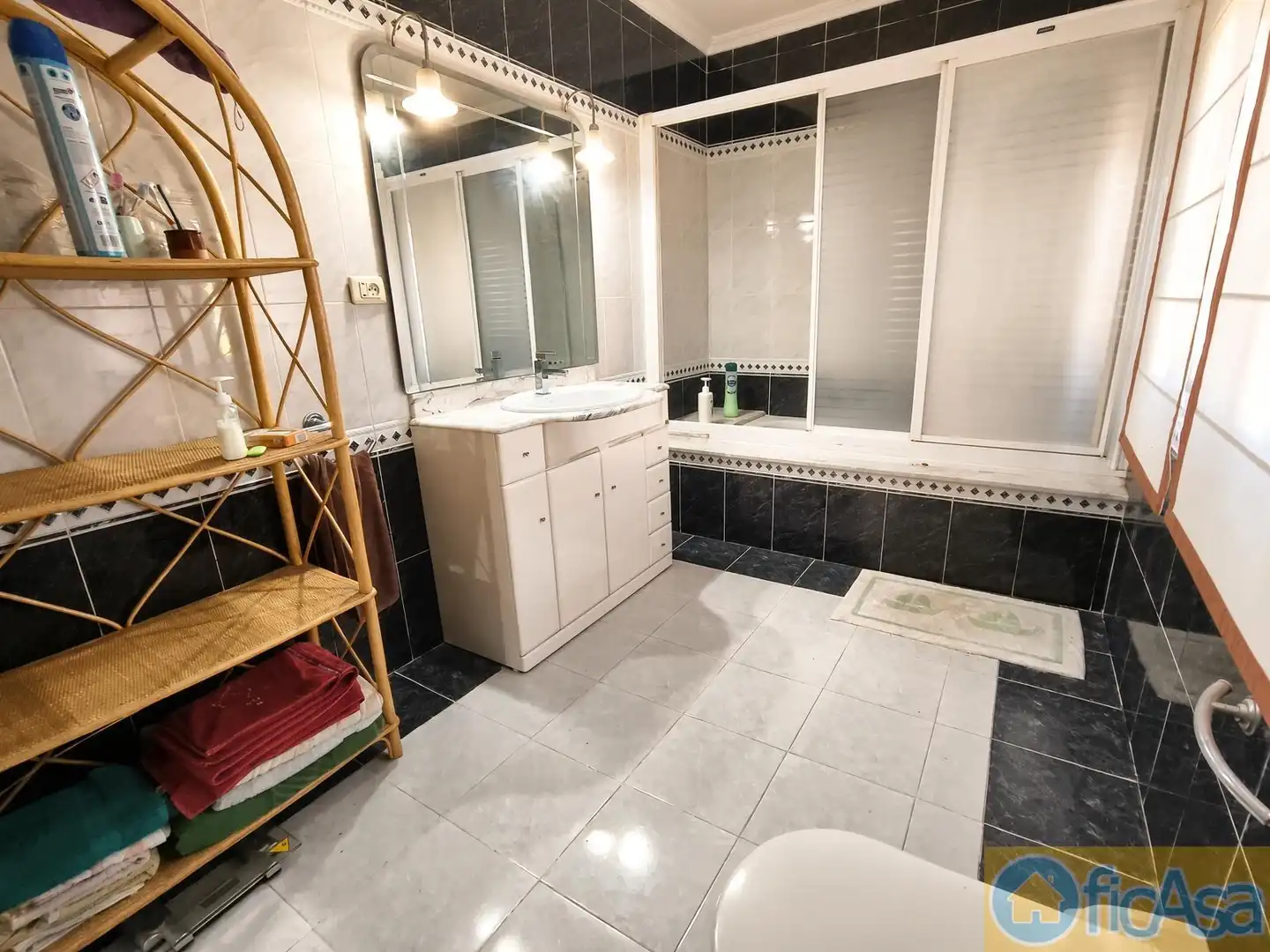 Bathroom of Houses for sale in Borriol  with Terrace, Storage room and Swimming Pool