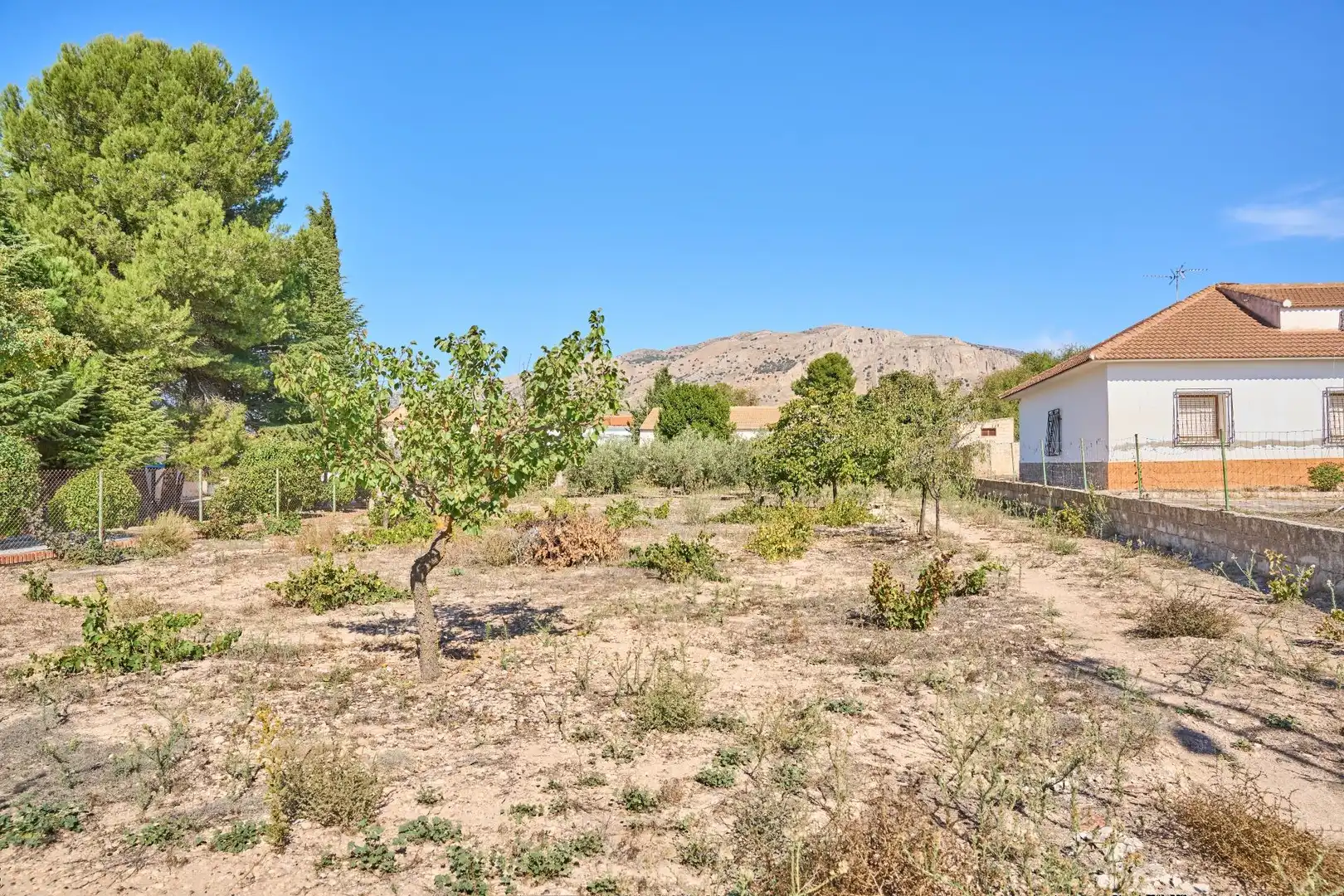 Casa o chalet en venta en Cúllar con Calefacción, Jardín privado y Terraza