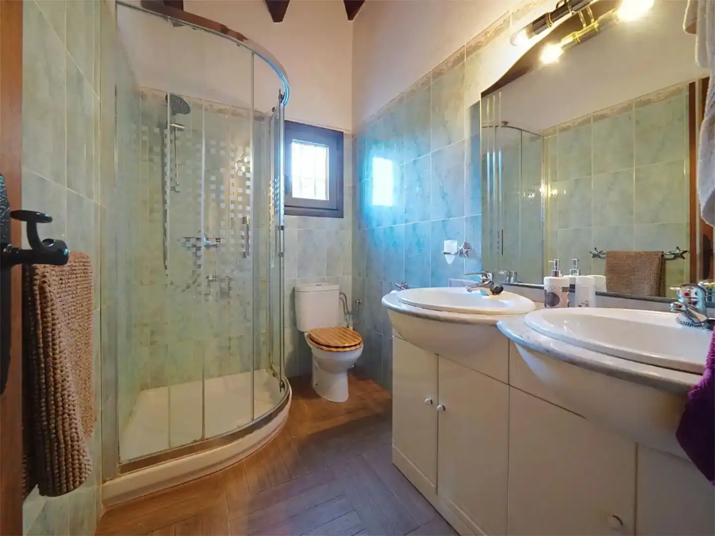 Badezimmer von Wohnung zum Verkauf in Coín mit Klimaanlage und Schwimmbad