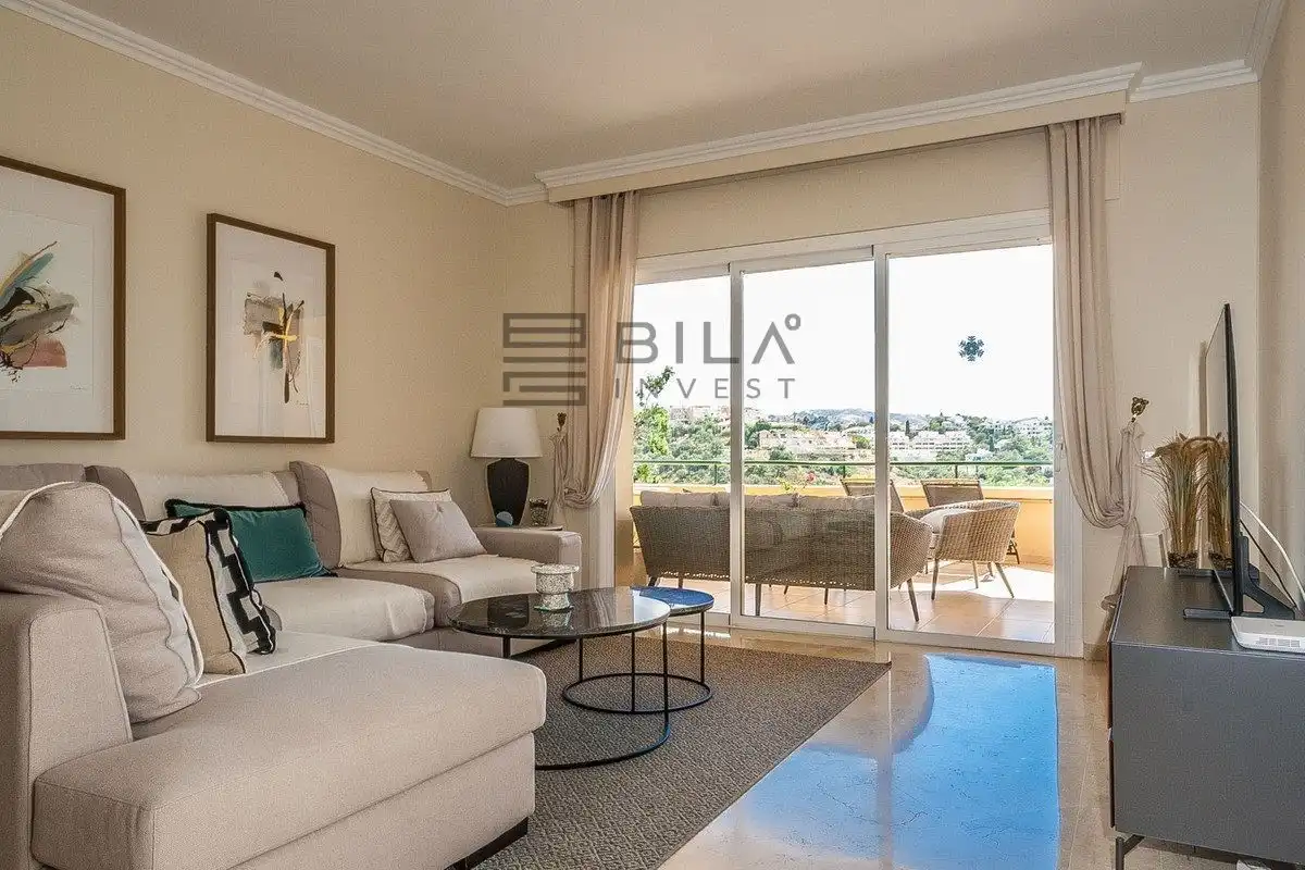 Piso con piscina en venta en Elviria Hills, imagen 11