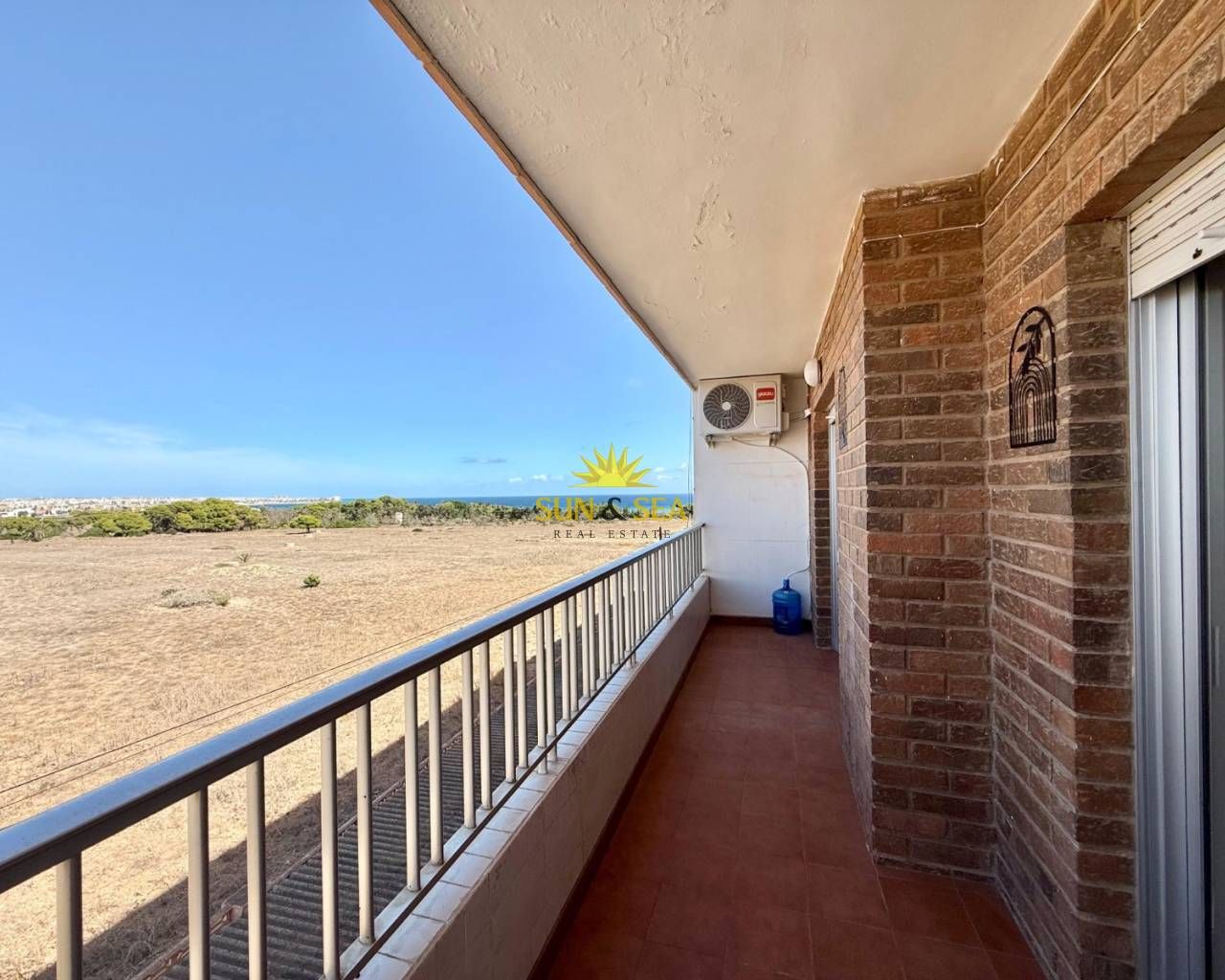 Exterior view of Apartment to rent in Torrevieja  with Air Conditioner, Heating and Parquet flooring