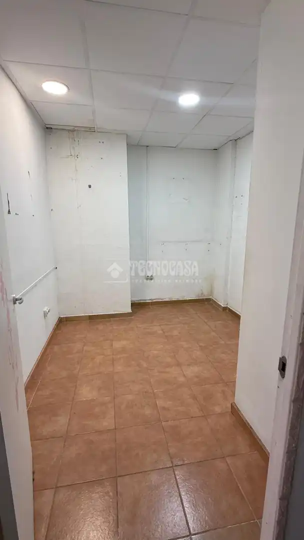 Local comercial de lloguer a Nueva Andalucía, imagen 4