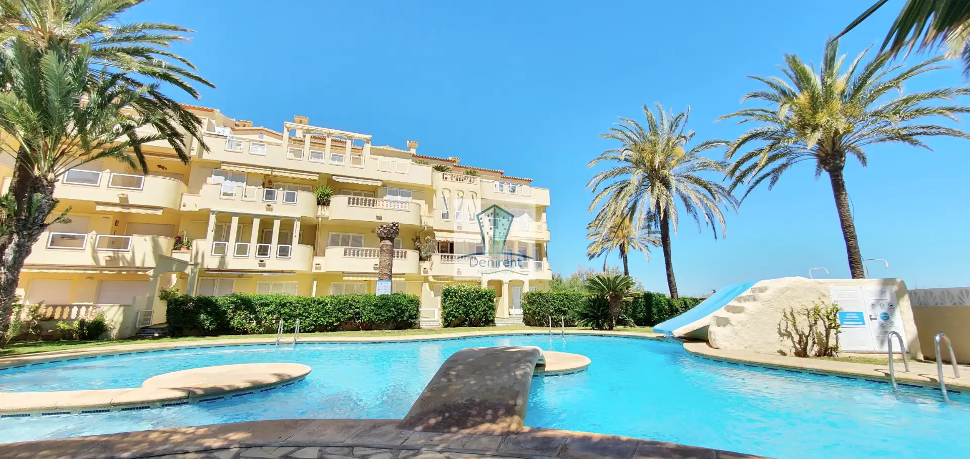 Vista exterior de Apartamento de alquiler en Dénia con Aire acondicionado, Calefacción y Terraza