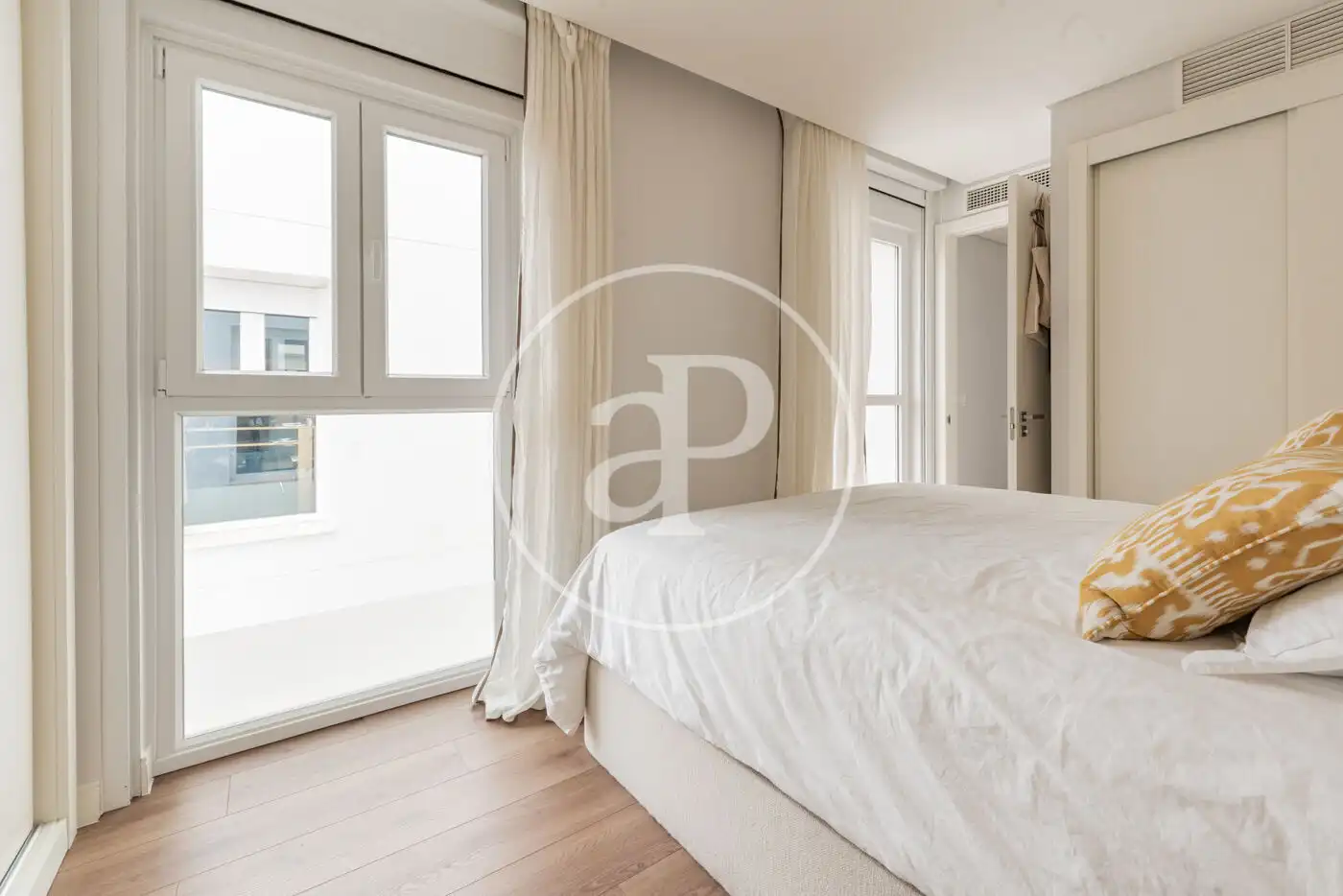 Schlafzimmer von Wohnung zum Verkauf in Madrid mit Klimaanlage, Heizung und Terrasse
