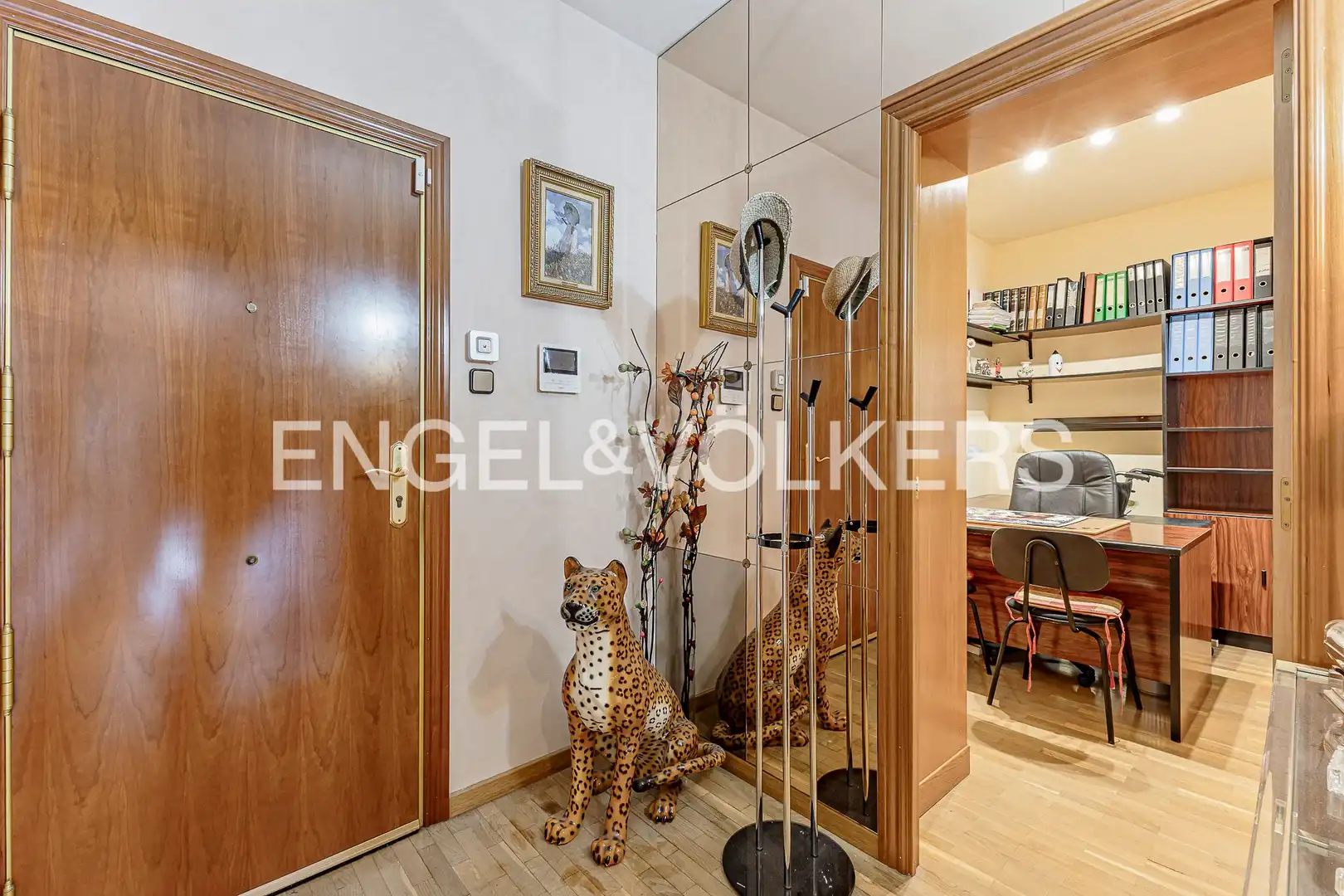Flat for sale in Barcelona  with Air Conditioner, Heating and Furnished