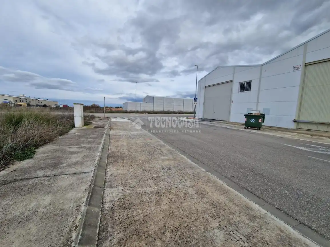 Terreno industrial en venta en Osuna