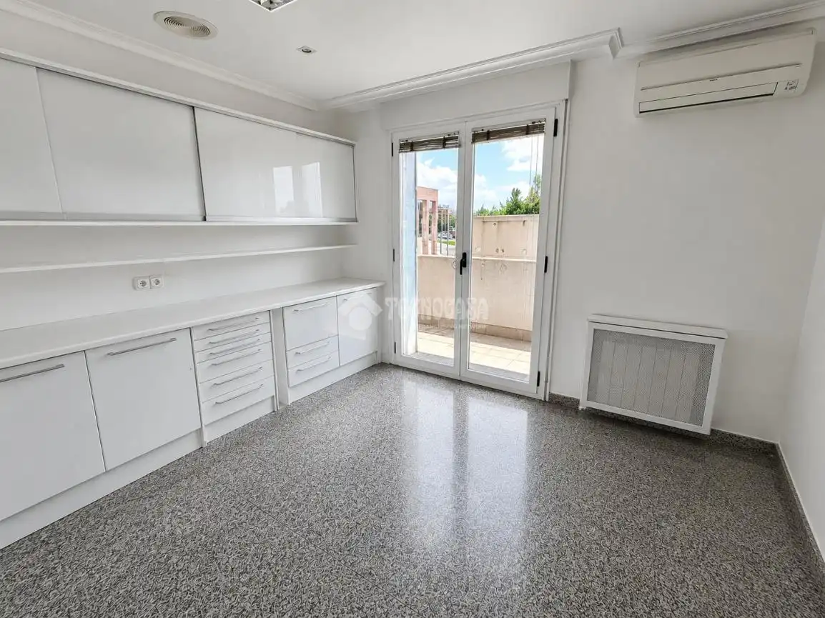 Habitación de Piso en venta en León Capital  con Calefacción, Terraza y Trastero