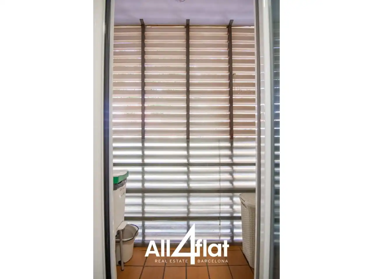 Exterior view of Duplexes for rent in Barcelona  with Air Conditioner, Heating and Terrace