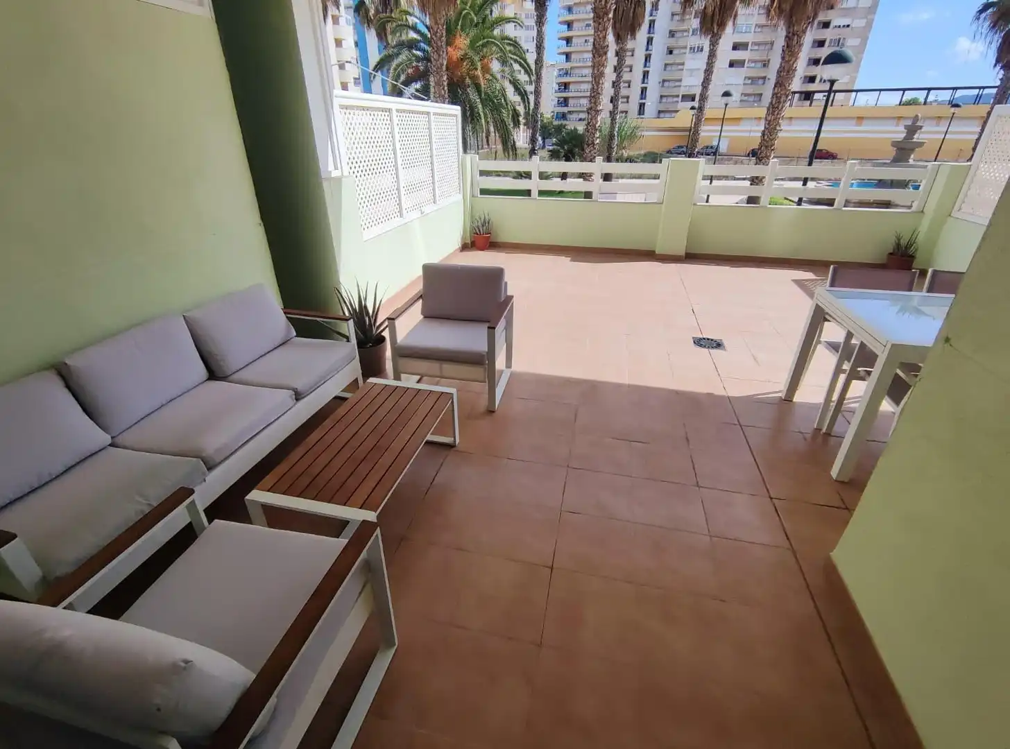 Terraza de Apartamento en venta en Tavernes de la Valldigna con Terraza y Piscina comunitaria