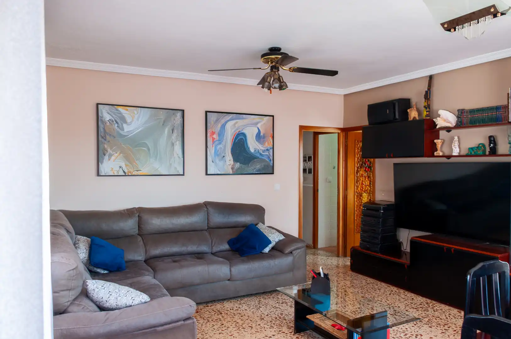 Sala d'estar de Casa o xalet en venda en Torrent amb Aire condicionat, Terrassa i Traster