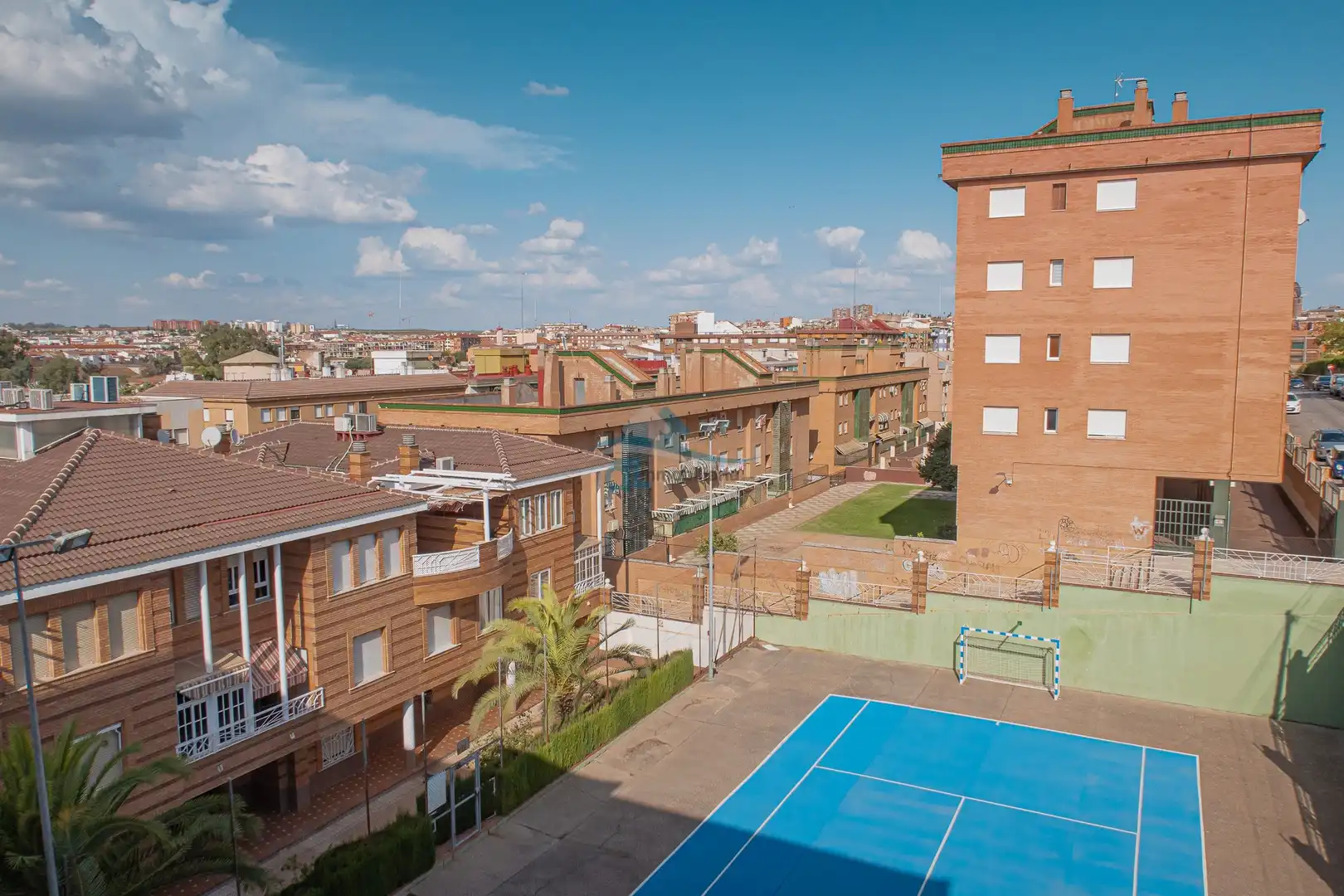 Außenansicht von Wohnung zur Miete in Linares mit Klimaanlage, Möbliert und Ofen