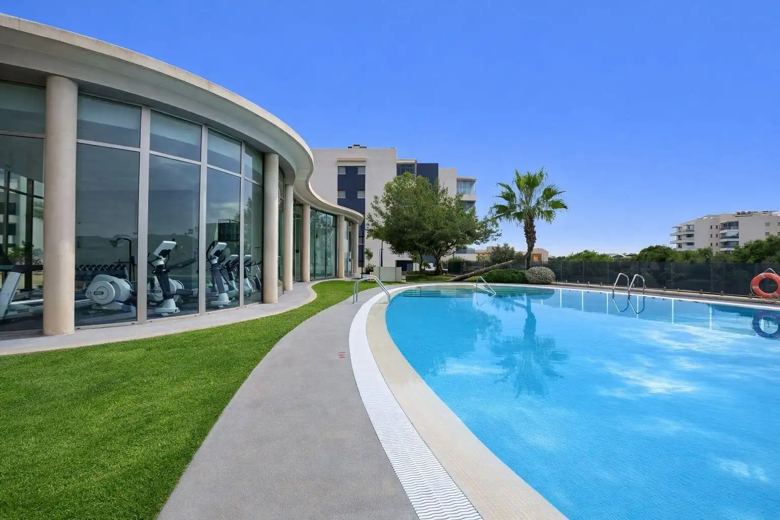 Apartamento con piscina en venta en Orihuela Costa