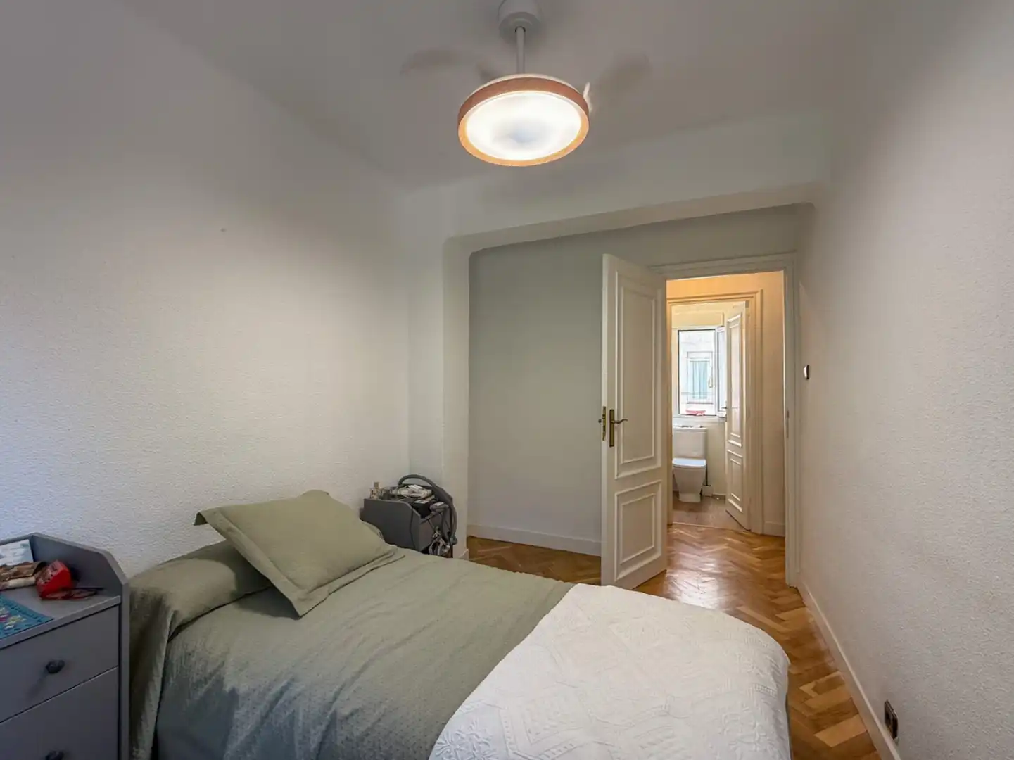 Bedroom of Flat for sale in Madrid  with Air Conditioner, Heating and Terrace