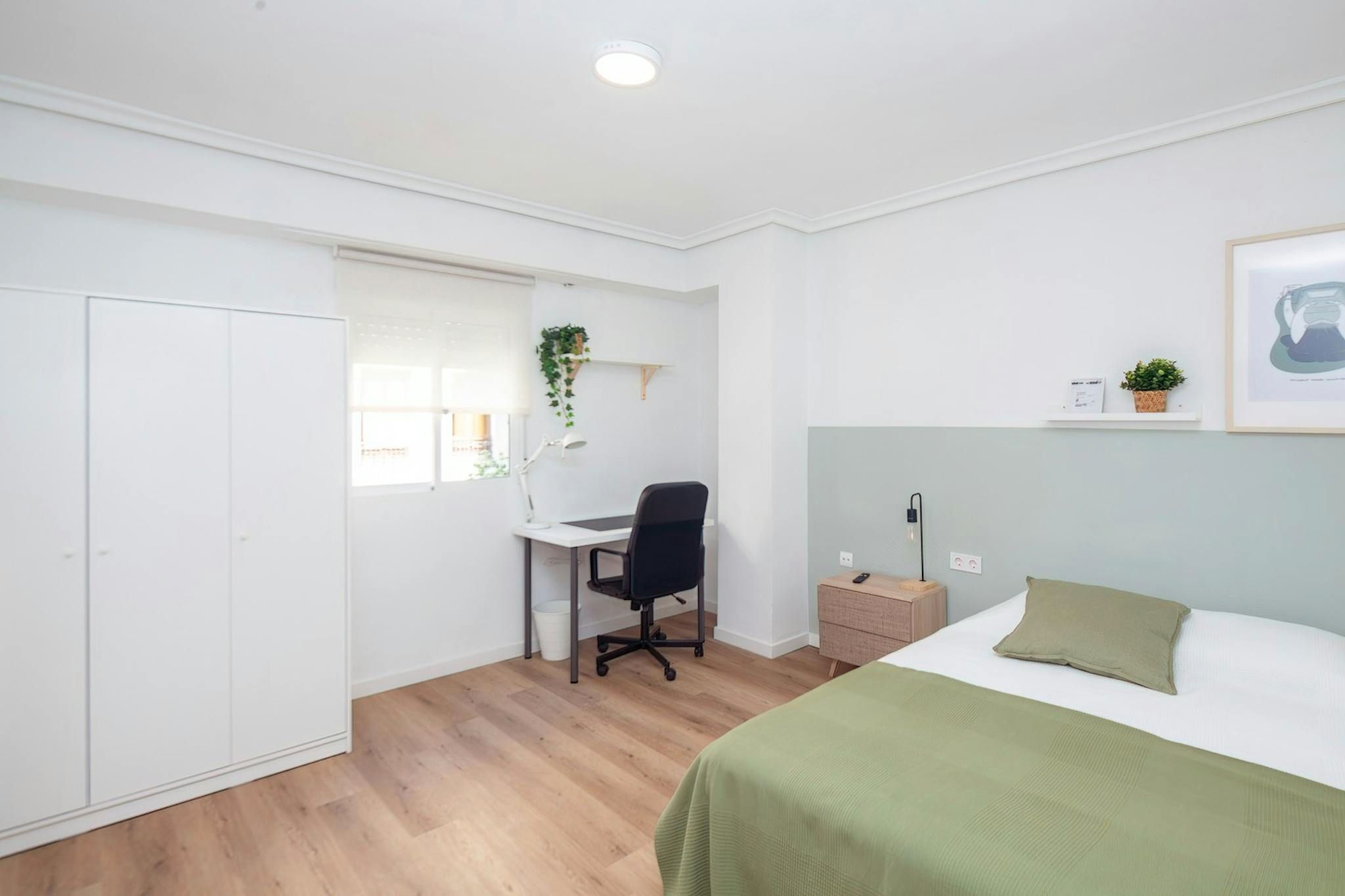 Dormitori de Pis per a compartir en  Valencia Capital amb Moblat, Rentadora i TV