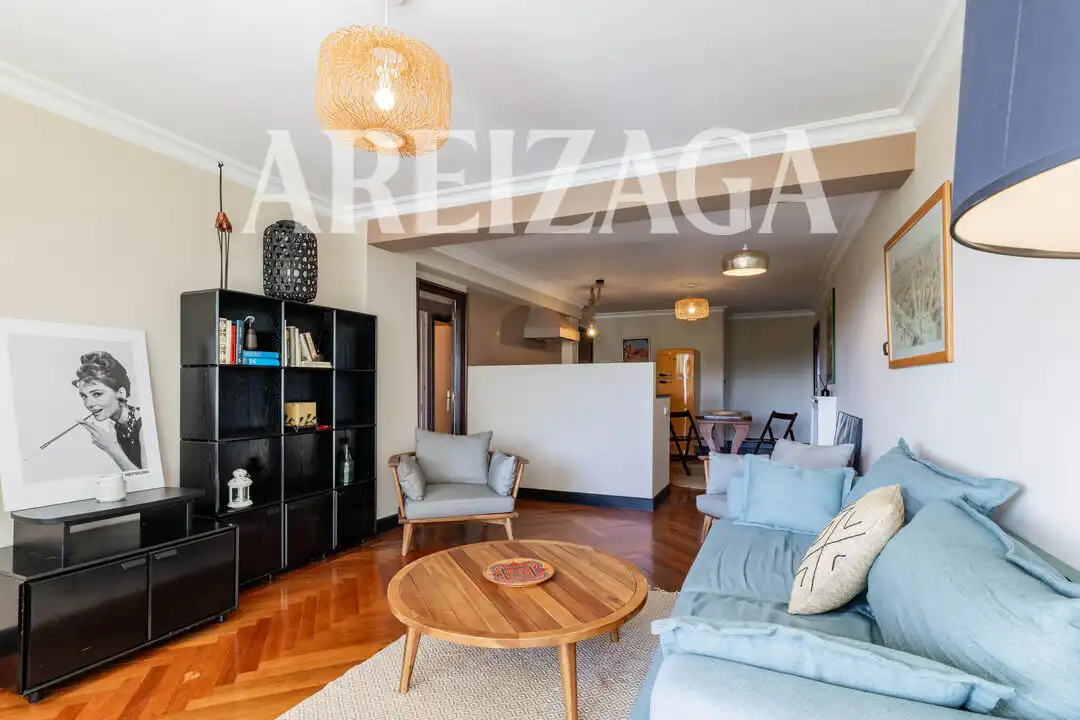 Sala de estar de Piso en venta en Donostia - San Sebastián  con Aire acondicionado, Calefacción y Jardín privado