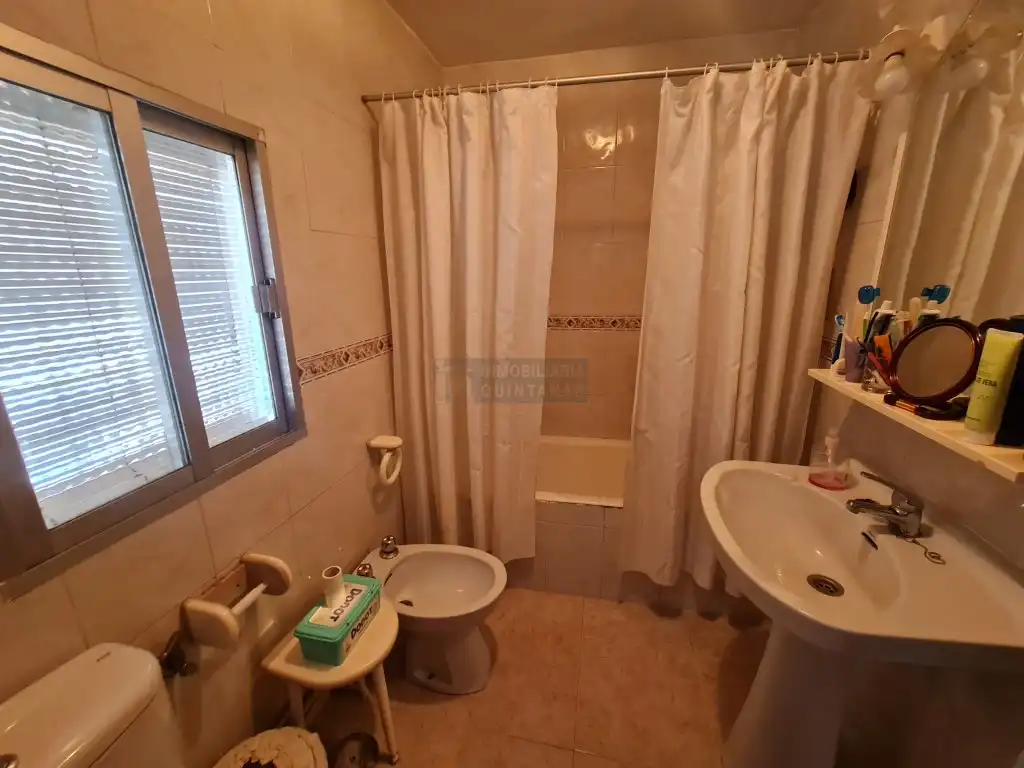 Bathroom of Houses for sale in Quintanar de la Orden