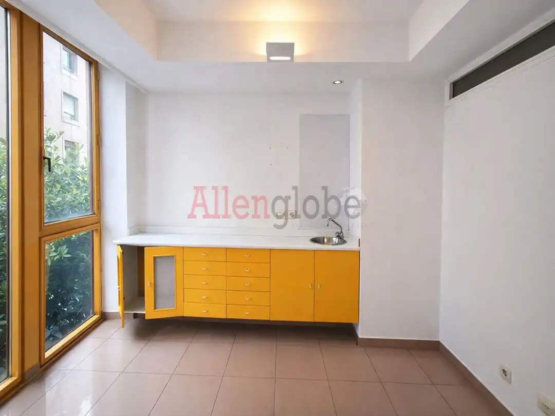 Office space with lift for sale in Calle San Francisco, imagen 6