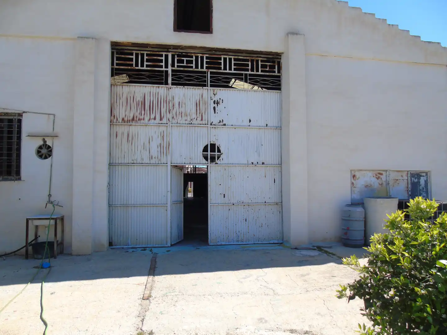Exterior view of Industrial buildings for sale in Ceutí