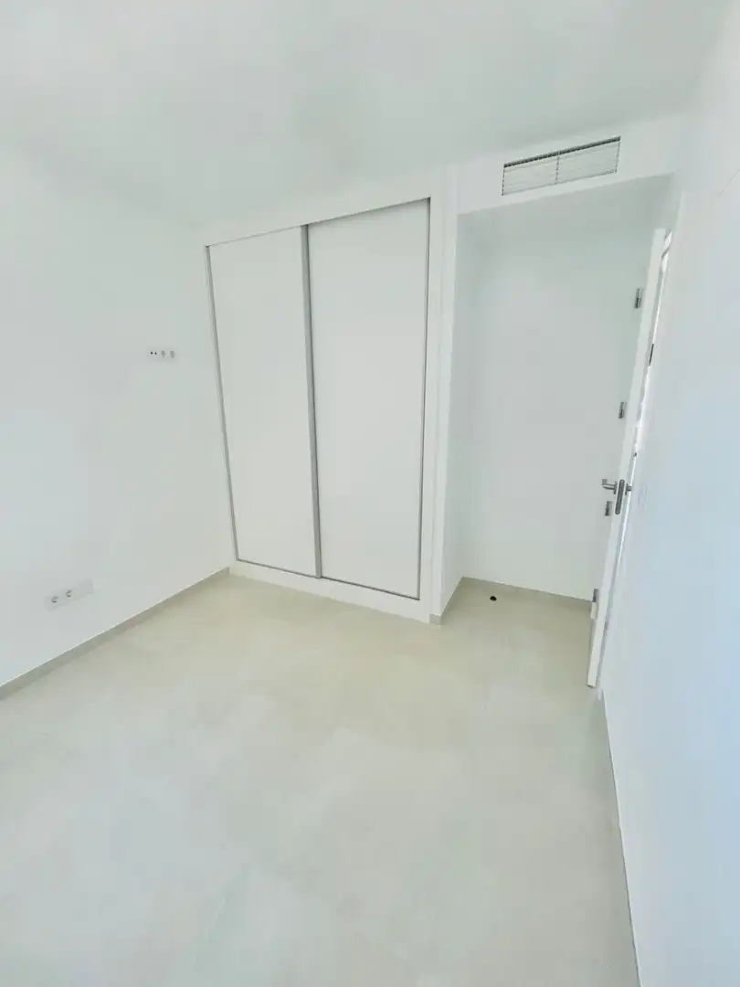 Ático de alquiler en Torrevieja con Aire acondicionado, Calefacción y Terraza