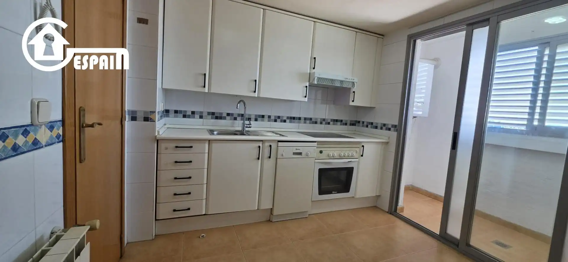 Küche von Wohnung zum Verkauf in Madrid mit Klimaanlage, Heizung und Privatgarten