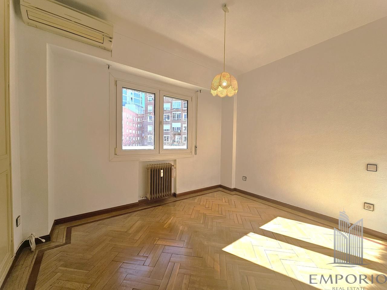 Habitación de Piso en venta en  Madrid Capital con Aire acondicionado, Calefacción y Parquet