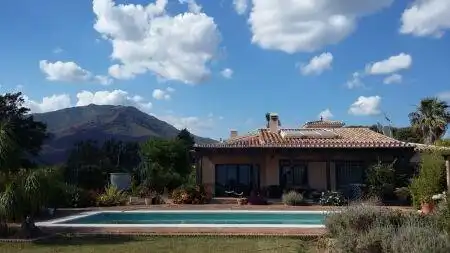 Casa amb piscina en venda a Costa Natura