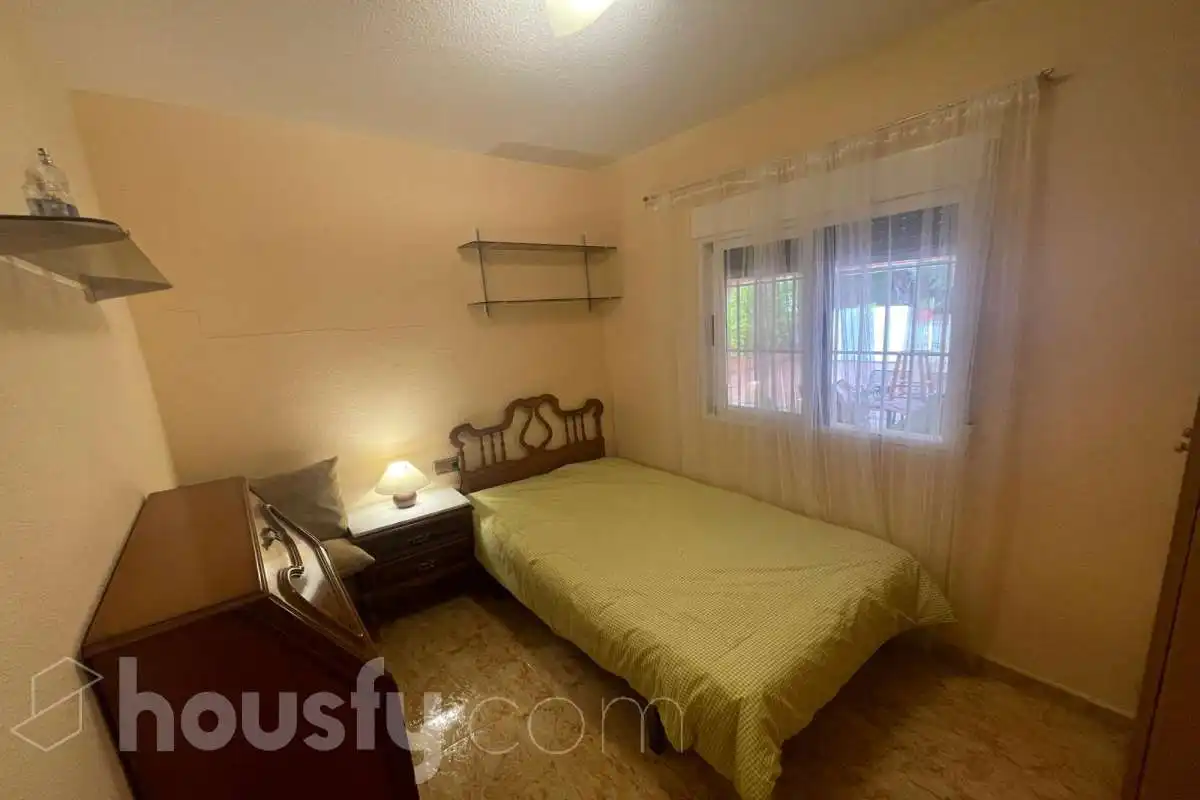 Habitación de Casa o chalet de alquiler en Mogente / Moixent con Trastero y Amueblado