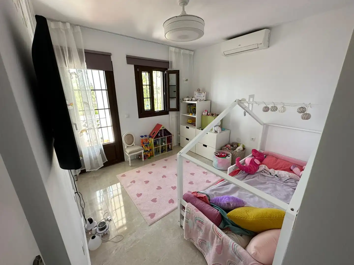Dormitori de Casa adosada en venda en Mijas amb Aire condicionat, Terrassa i Piscina
