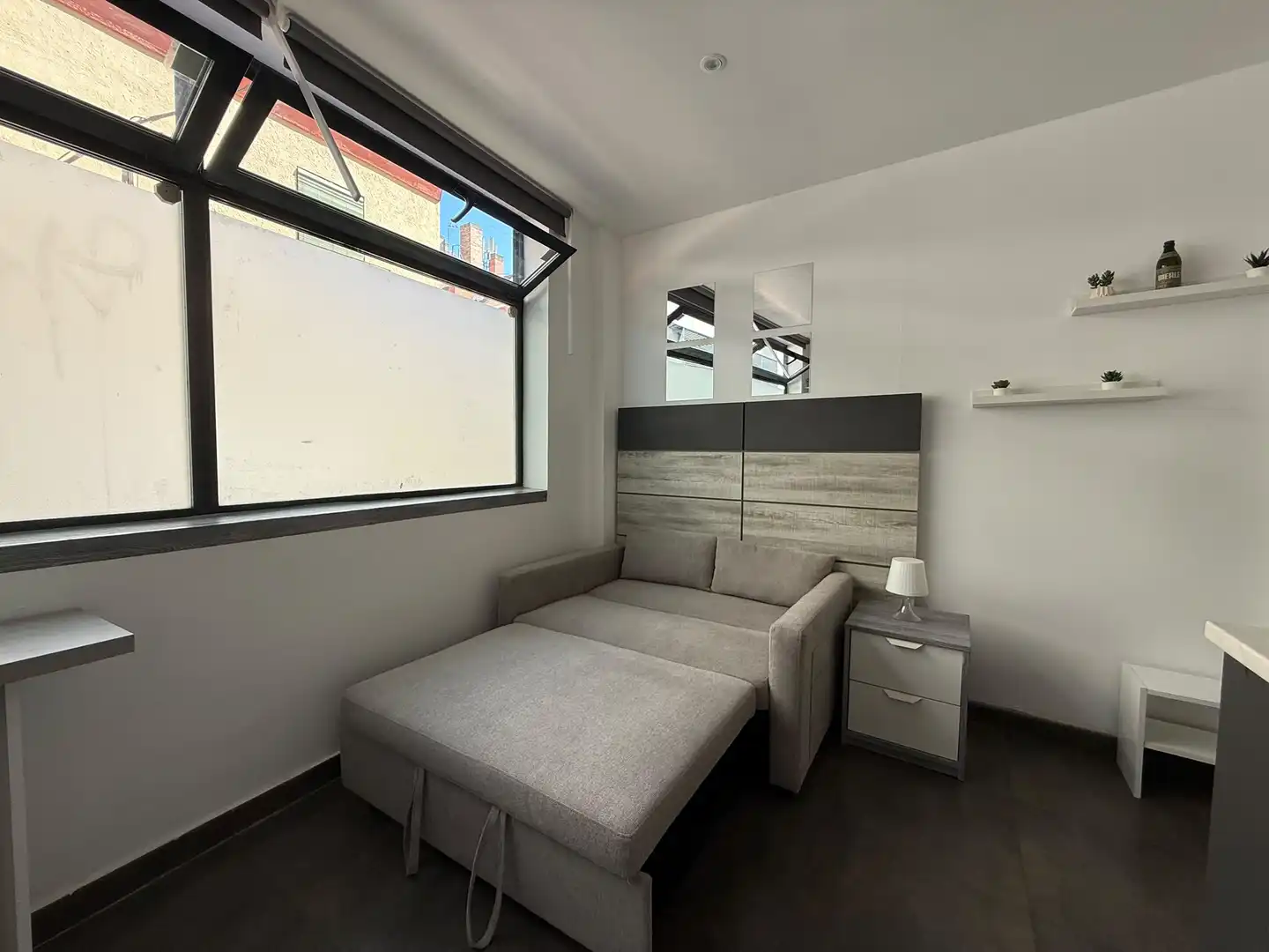 Estudio con terraza en alquiler en Calle del Naranjo, imagen 2