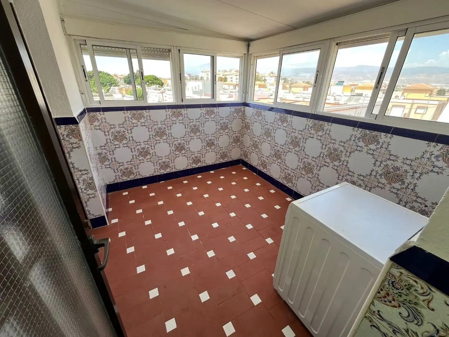 Terraza de Piso en venta en Roquetas de Mar con Terraza, Amueblado y Horno