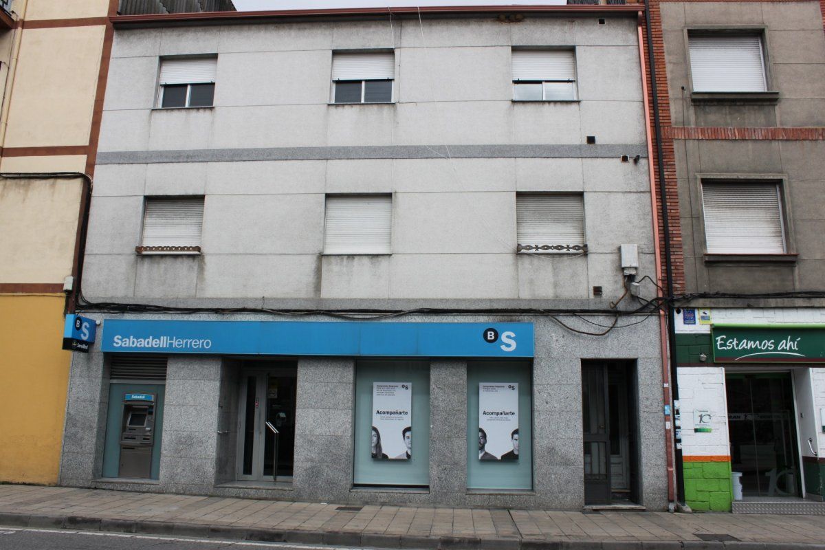 Vista exterior de Pis en venda en Toreno