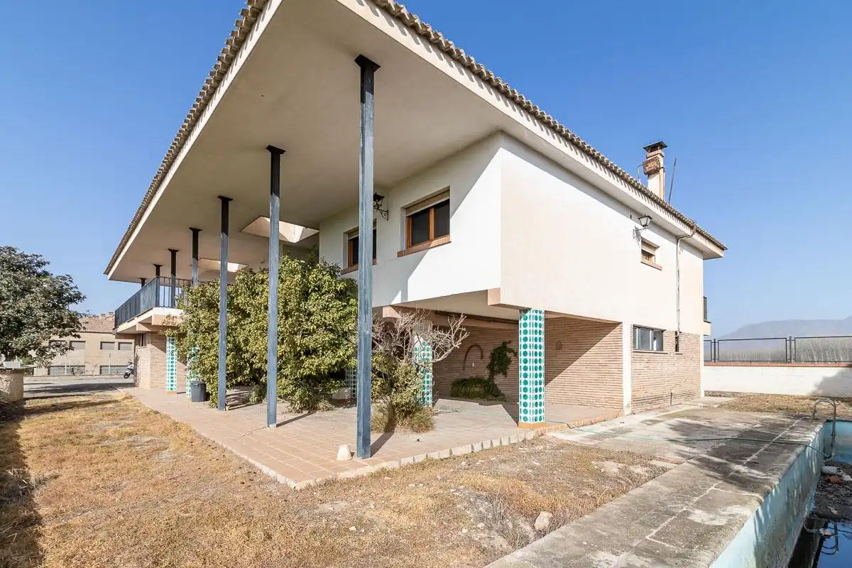 Vista exterior de Finca rústica en venda en Santa Fe amb Calefacció, Jardí privat i Terrassa