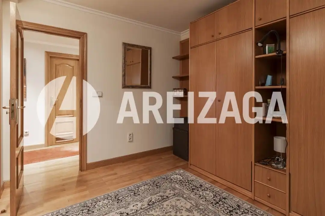 Bedroom of Flat for sale in Donostia - San Sebastián   with Heating, Terrace and Storage room