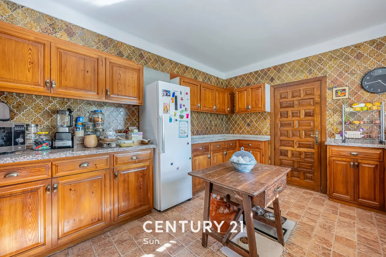 Küche von Country house zum Verkauf in Marbella mit Privatgarten und Balkon
