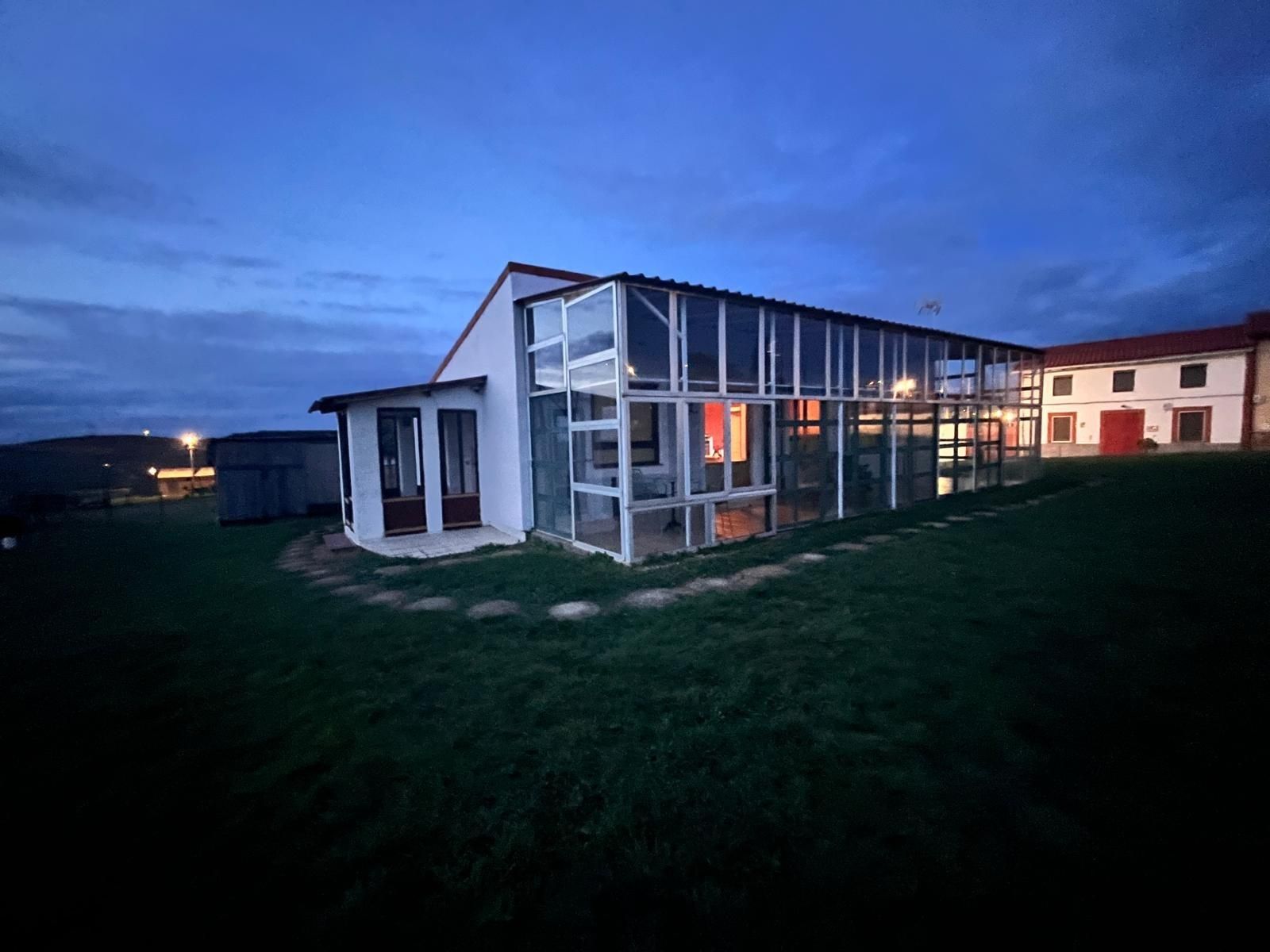 Exterior view of House or chalet for sale in Valencia de Don Juan  with Heating