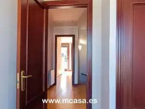 Casa adosada en venda en Vigo  amb Calefacció, Jardí privat i Terrassa