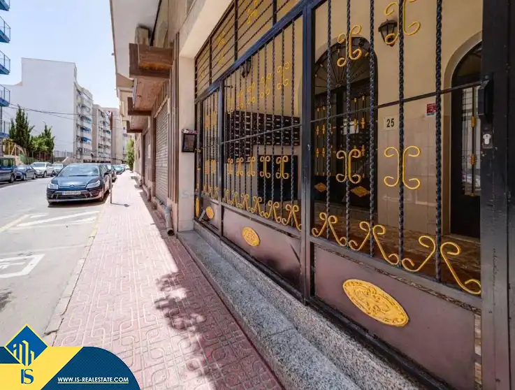 Apartamento con terraza, en la provincia de Alicante, en la ciudad de Torrevieja, en la zona de Playa de los Locos. 3 habitaciones, imatge 5